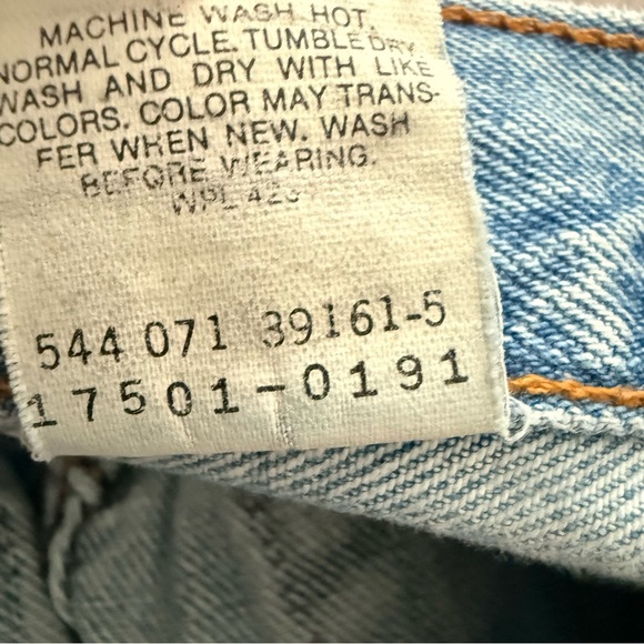 vintage Levi's high-waisted denim cut-off shorts size 3 - Picture 7 of 10